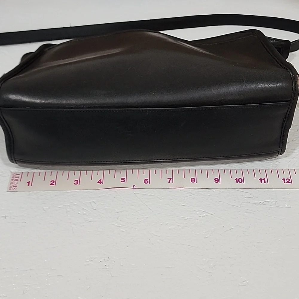 Vintage Coach Crossbody Hand Bag Elegant Black Leather Shoulder Bag - Picture 9 of 13